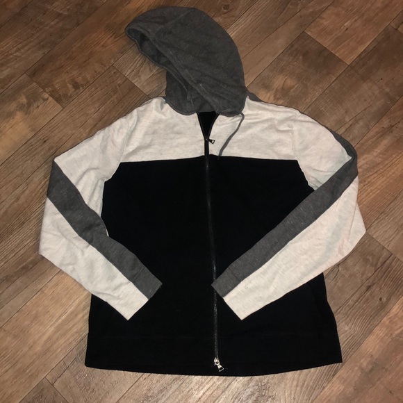 Vince Tops - Vince zip up sweater ❤